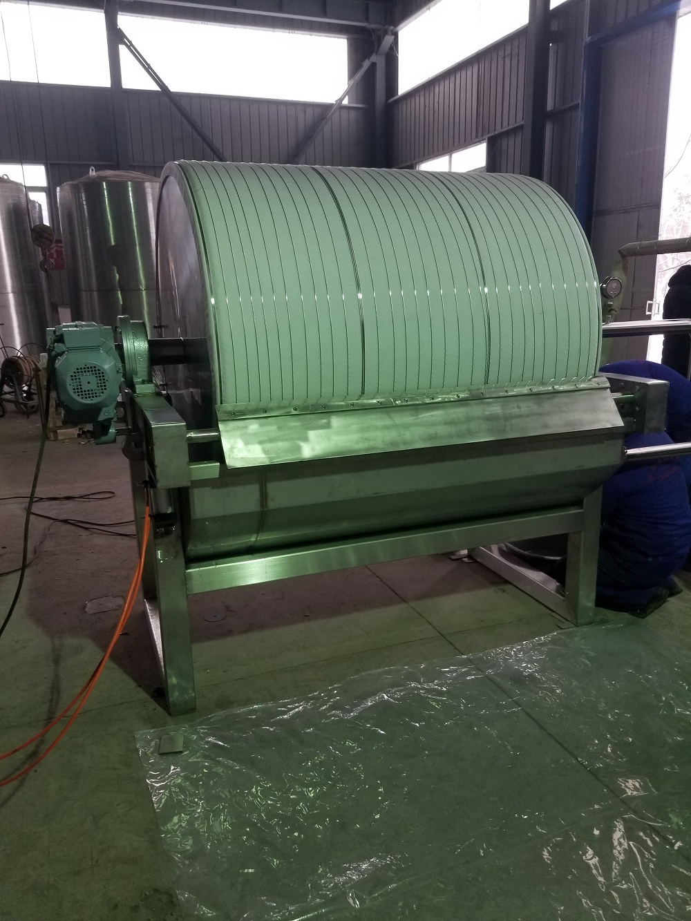 木薯土豆紅薯淀粉生產(chǎn)線(xiàn)設(shè)備加工中的真空脫水機(jī)